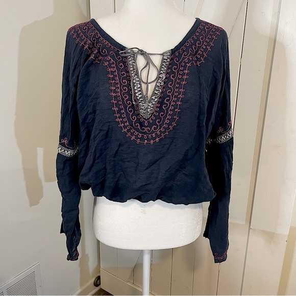 FREE people crop boho navy embroidered blouse small - Picture 1 of 6